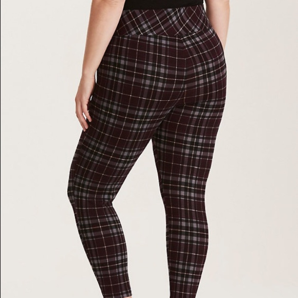 Torrid dark purple plaid pull on pixie pant!